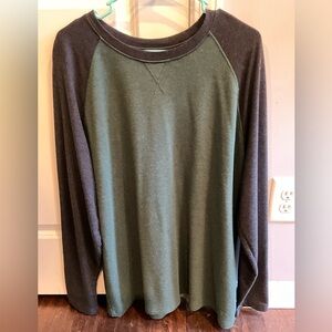 Orvis Men's Green and Black Long Sleeve Raglan Tee